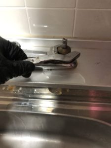 スピンドル部分を解体中