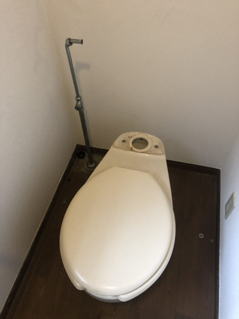 タンクを取り外した状態の便器