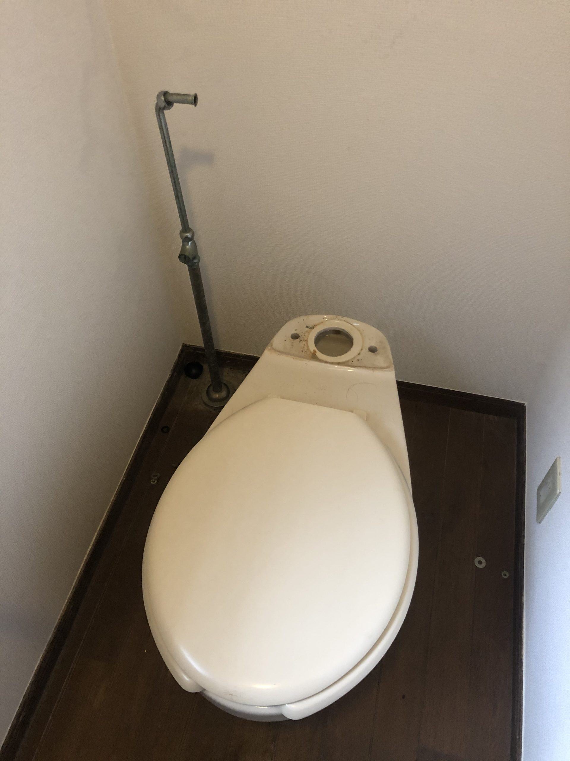 タンクを取り外した状態の便器