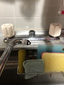 交換前の古い蛇口