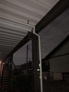 保温材を巻いた屋外新規配管