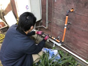 配管作業中2