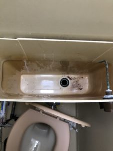 タンク内部部品を全て取り外したところ