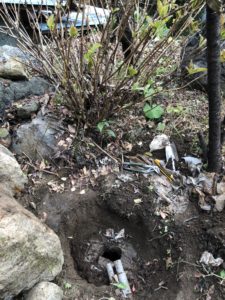 配管を撤去した後の井戸の穴