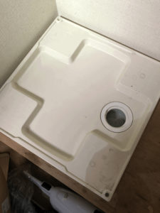 洗濯パンを元に戻してトラップを設置したところ