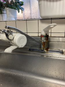 交換前の台所蛇口