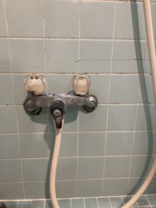 交換前のお風呂蛇口