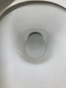 水漏れが止まった便器内