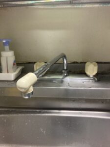 交換前のキッチン蛇口