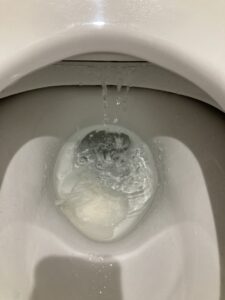 ノズルから水漏れしている温水洗浄便座