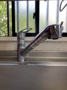 既設の浄水器内蔵型ハンドシャワー付混合栓