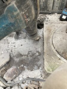 はつり作業