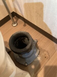 トイレを取り外したところ