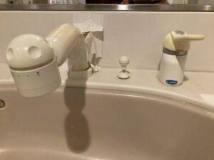 洗面蛇口交換前
