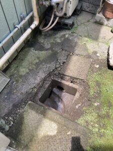 破損している既存の排水桝