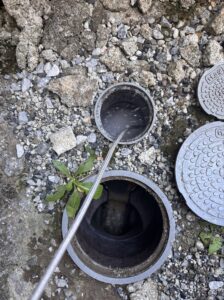高圧洗浄機によるキッチン詰まり除去作業